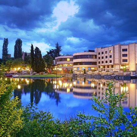 Park Hotel Stara Zagora Bagian luar foto The Inn at Laurel Point