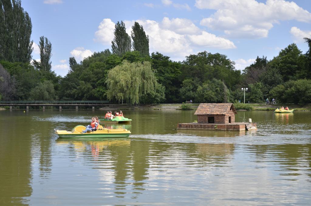 Park Hotel Stara Zagora Bagian luar foto The lake